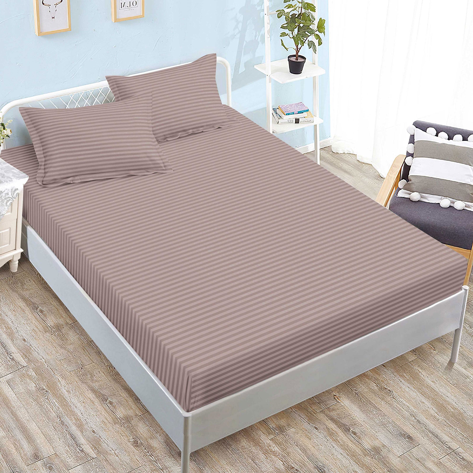 Set husa/cearceaf de pat cu elastic Damasc Policoton Ralex Pucioasa, universal pentru saltea 160x200/180x200 cm si 2 fete perna 50x70 cm Orchid